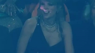 ریکشن تیلور سوییفت به اجرای STRAY KIDS در VMA♡♡