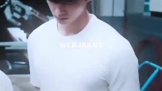 با اینکه تو این فیلم یه دختر بازه ولی بازم جذابه