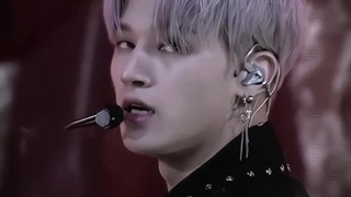 مایلم وویونگ منو با نگاهاش سکته بده و من توی خاک ذوق کنم