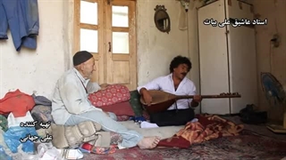 نوازندگی در حضور تنها سکنه‌ی روستای «سارای» فامنین