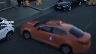 تا حالا راننده تاکسی انقدر خفن دیده بودی خدایی