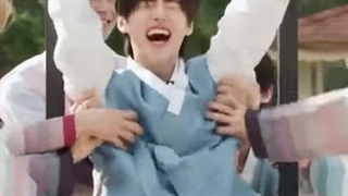 وویییییی منم قلقلک می یاد با اینکه دارم فقط نگاه می کنم ...میزان تحملتون چقدره؟!...