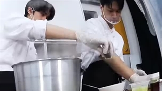 آشپزی من و انهایپن به روایت تصویر عین خودشونم لنگه نداریم...........