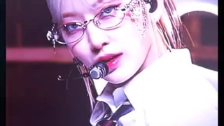 خواستم تقدیم کنم به اونی اریکا .. کسی که از همون اوایل ورودم پیشم بود بقیش کپ