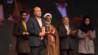 معلم‌ نمونه‌ای که از هدیه ۵۰۰ میلیونی گذشت