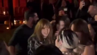 لیسا و دوستان و.... " همه غیر از ما" در پارتی ریلیز آلبوم شاهکارش♡