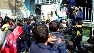 عمونوروز و ننه سرما در جشن دبستان