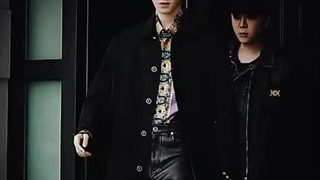 جذابیت نئو با عینک غیرقابل وصفه :')