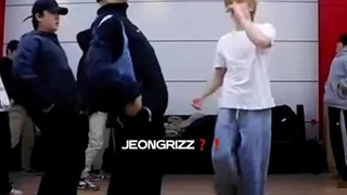 این دوتام شیپ کنم کارم تمومه .فلیکس،جونگین>>>