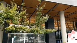 من وقتی مامانم میگه(هیچوقت همچین حرفی از تو دهنش بیرون نمیاد ولی...)