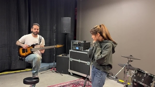 روز به روز با میا | شلوار جین جدید کوروش | فیلم میا